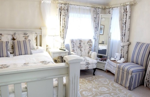 Acton Bridge Casa | Wall Hill Farm Guest House