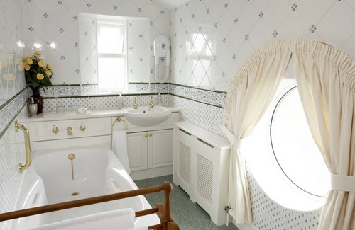 Acton Bridge Casa | Wall Hill Farm Guest House