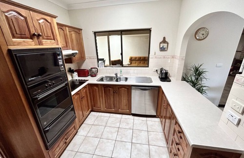 North Beach Apartamento | Wallaroo Getaway - Walking Distance to Beach - Entire Home