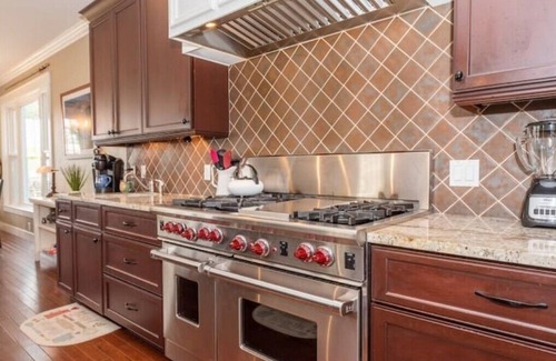 Petoskey Casa | Walloon Escapes! GameRoom! Lakefront! Pets! Fireplace!Fall Colors!Boyne Mountain
