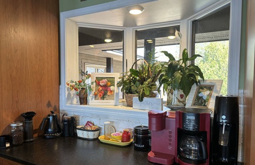 Petoskey Casa | Walloon Lake 6 bdrm Walloon Lake Waterfront Home! Kayaks, Canoe and Boat Docking