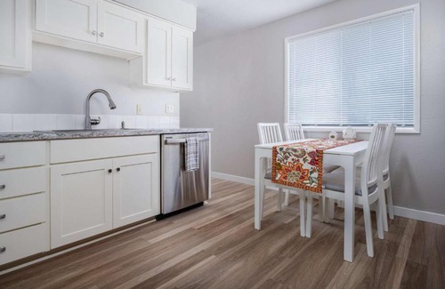 Hillsboro Casa | Walnut Bungalow East