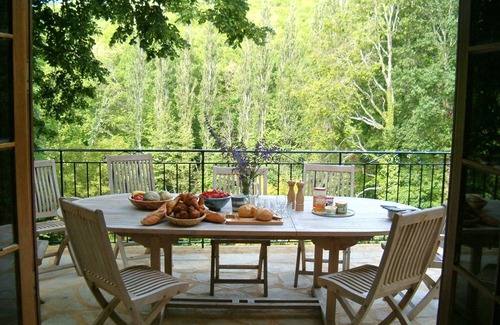 Saint-Pompont Casa | Walnut Cottage - A delightful stone cottage, with huge garden, and private pool