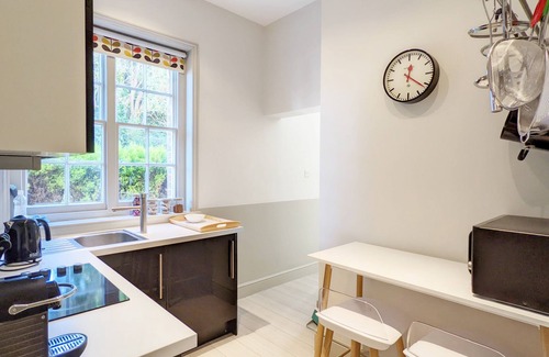 Bosham Cabaña | Walton House - Bosham - a flat that sleeps 4 guests in 2 bedrooms