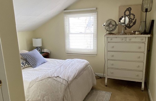 Brooklyn Cabaña | Wampler's lake adorable cottage-deck at water's edge. Shallow lakefront stunner!