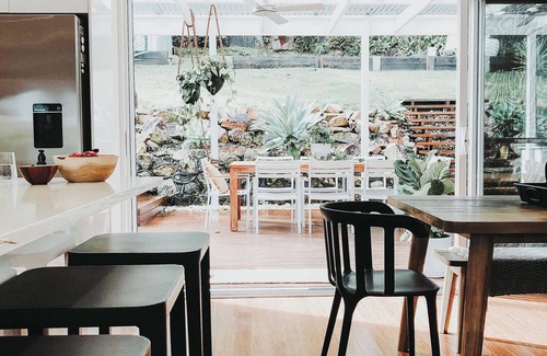 Port Stephens Council Casa | Wanda Wanda House - 100 steps to the sand, with huge swim spa.