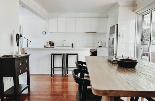 Port Stephens Council Casa | Wanda Wanda House - 100 steps to the sand, with huge swim spa.
