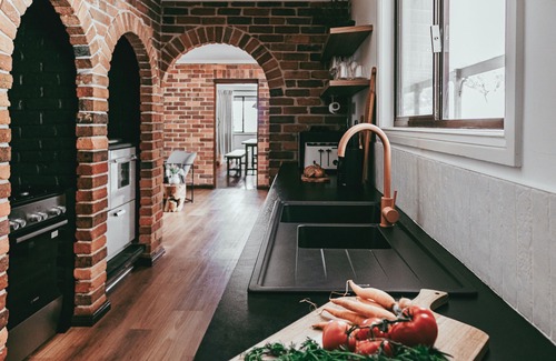 Lue Otro | Wandarra Homestead | Luxury Dog Friendly Accomm, Mudgee