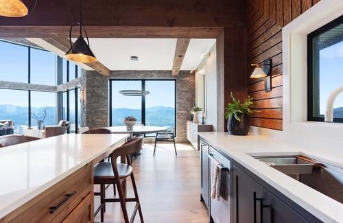 Tiger Casa | Wander Lake Burton