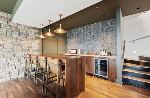 Tiger Casa | Wander Lake Burton