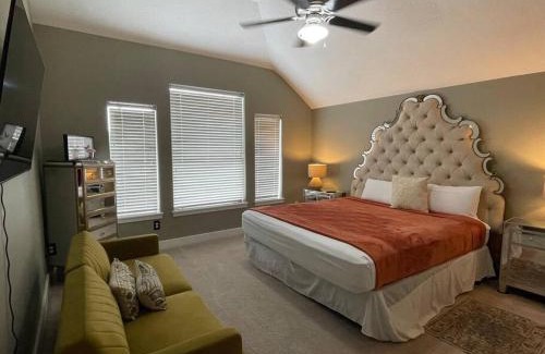 Uptown Villa | WANDERLUST villa near GALLERIA MALL