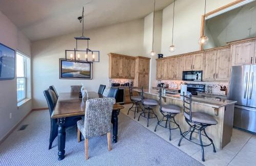 Fraser Casa | Wapiti Luxury Villa 10B I Great Views I Best Price I Free Adventures Daily