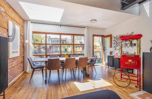 Midtown Toronto Apartamento | Warehouse Style Loft near Yorkville