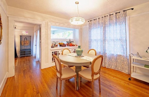 Fresno Casa | Warm 3-Bedroom Bungalow in Historic Tower District