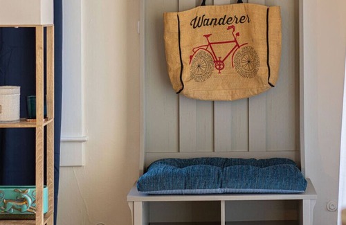 Fresno Casa | Warm 3-Bedroom Bungalow in Historic Tower District