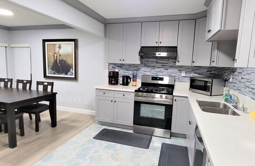 Midway City Casa | Warm & Comfy home near beach and Disney