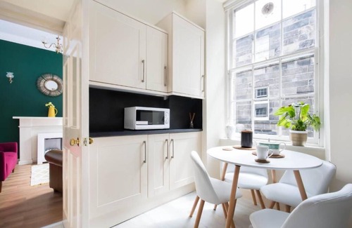 Stockbridge Apartamento | Warm & cosy 2-bedroom apartment in the heart ❤️ of Stockbridge; picturesque area