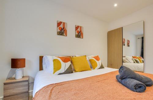 Little Hulton Casa | Warm & Cosy, Pet-friendly Home