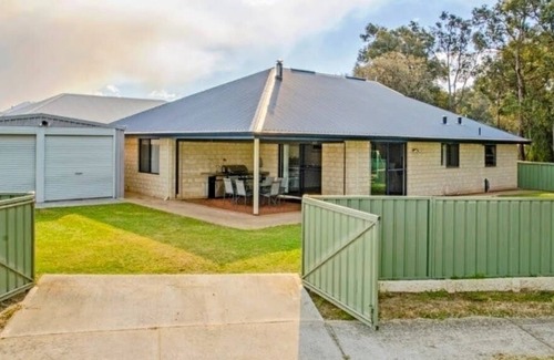 Vasse Casa | Warm, Cosy winter getaway with Hot Chocolate and Coffee and Heating every room!