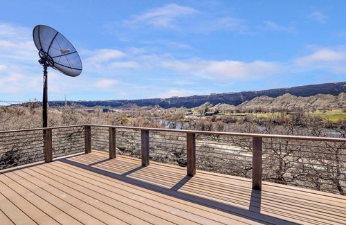 Twin Falls Casa | Warm Creek Bungalow, RIVER VIEWS