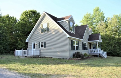 Town of Black Brook Casa | Warm Jaccuzzi, Hot Sauna, Elegant House in the Adirondack Best Nature Experience