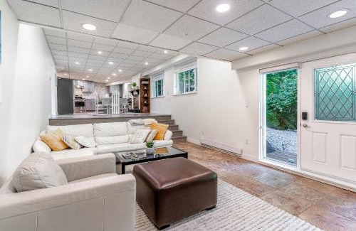 Canyon Heights Casa | Warm North Van Family Stay Perfect Winter Getaway