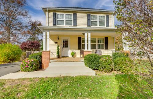 Warrenton Casa | Warrenton Gem Walk to Downtown!