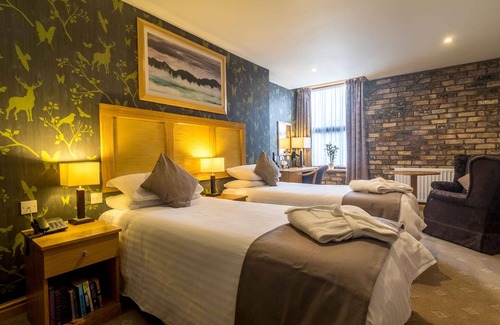Stainburn Hotel | Washington Central Hotel and Sleepwell Inn