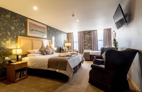 Stainburn Hotel | Washington Central Hotel and Sleepwell Inn