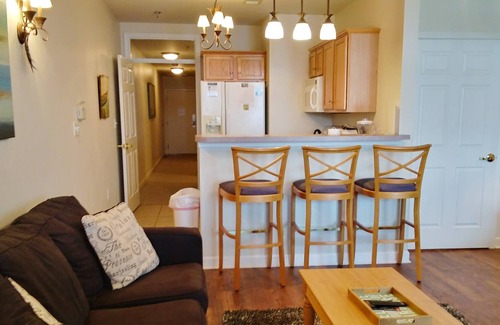 Huddleston Complejo | Water front king beds resort w/ amenities at Mariners Landing