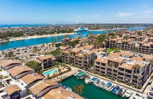 Marina Pacifica Apartamento | Water Front