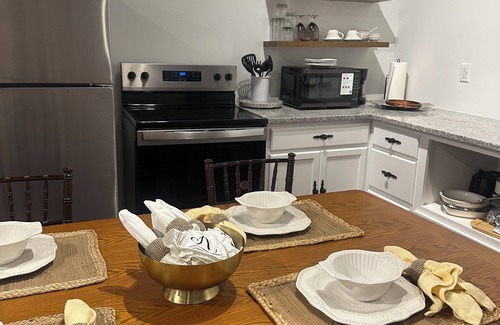 Sunshine Apartamento | Water Tower at the Kinberger~Elegant studio in Downtown District of Plaquemine