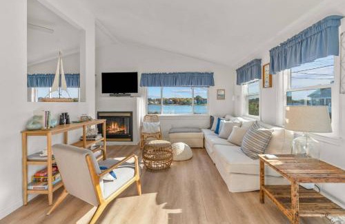 Falmouth Heights Casa | Water View Falmouth Gateway 3BR Family Retreat