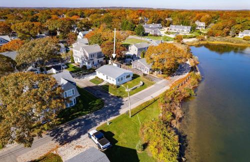 Falmouth Heights Casa | Water View Falmouth Gateway 3BR Family Retreat