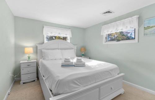 Falmouth Heights Casa | Water View Falmouth Gateway 3BR Family Retreat