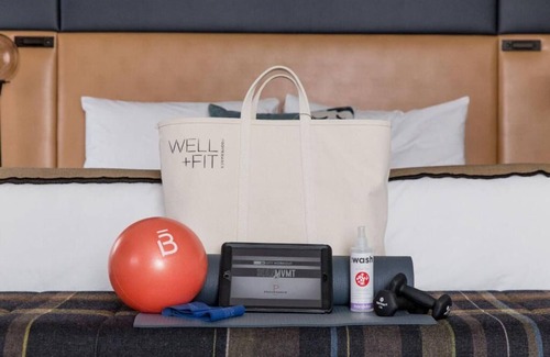 Downtown Seattle Hotel | Water View Seattle Getaway: Refined Rooms with Downtown Location
