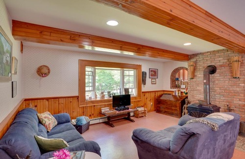 Hollowville Casa | Waterfalls and Trails at The Mills At Green Hole