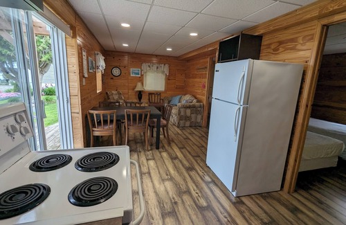 Roseneath Cabina | Waterfront 3 bedrooms Cottage on Rice lake