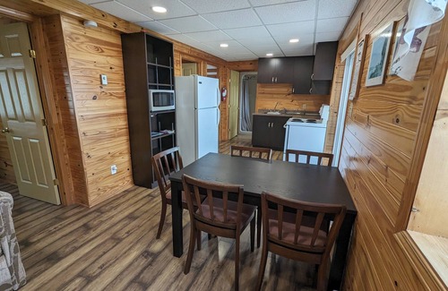 Roseneath Cabina | Waterfront 3 bedrooms Cottage on Rice lake