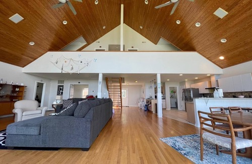 Edwardsville Casa | Waterfront 5BR Getaway with AC, Private Dock & Scenic Heathsville Views