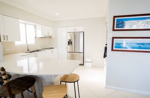 Burraneer Casa | WATERFRONT 7x BEDROOM APARTMENT W/ HOT TUB