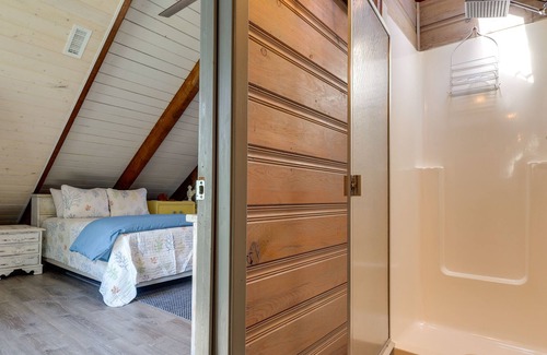 Alabama Gulf Coast Cabaña | Waterfront Alabama Vacation Rental w/ Deck