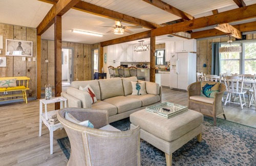 Alabama Gulf Coast Cabaña | Waterfront Alabama Vacation Rental w/ Deck