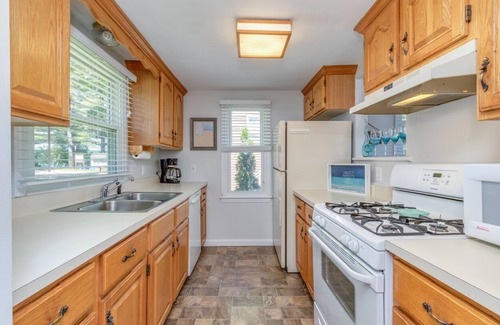 Laconia Cabaña | Waterfront All Seasonal Private Island Home