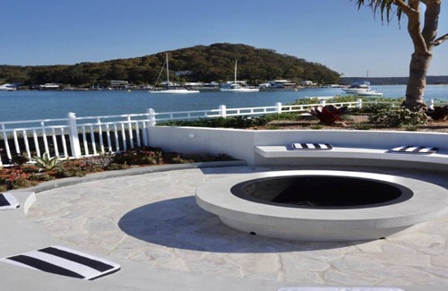 Booker Bay Apartamento | Waterfront apartment, stroll to Ettalong