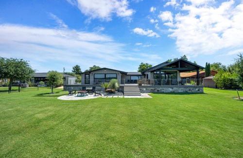 Graford Casa | Waterfront at PK - Sleeps 12!