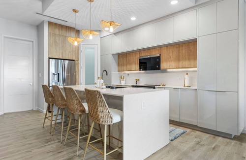 South Padre Island Casa | WATERFRONT BAY Home With Private Pool & Private Boat Dock! Luxury Townhouse!