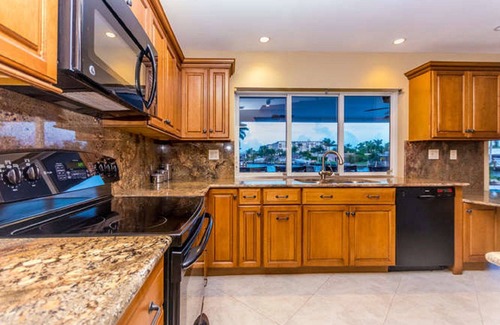 Garden Isles Casa | Frente al mar: playa, piscina climatizada, bañera de hidromasaje, kayak y SUP ** Descuentos de verano **