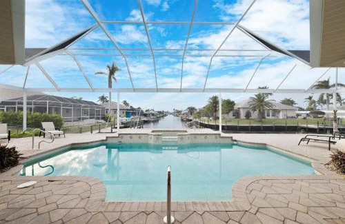 Pelican Casa | Waterfront Bliss Retreat Sailboat Access and Heated Pool