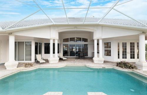 Pelican Casa | Waterfront Bliss Retreat Sailboat Access and Heated Pool